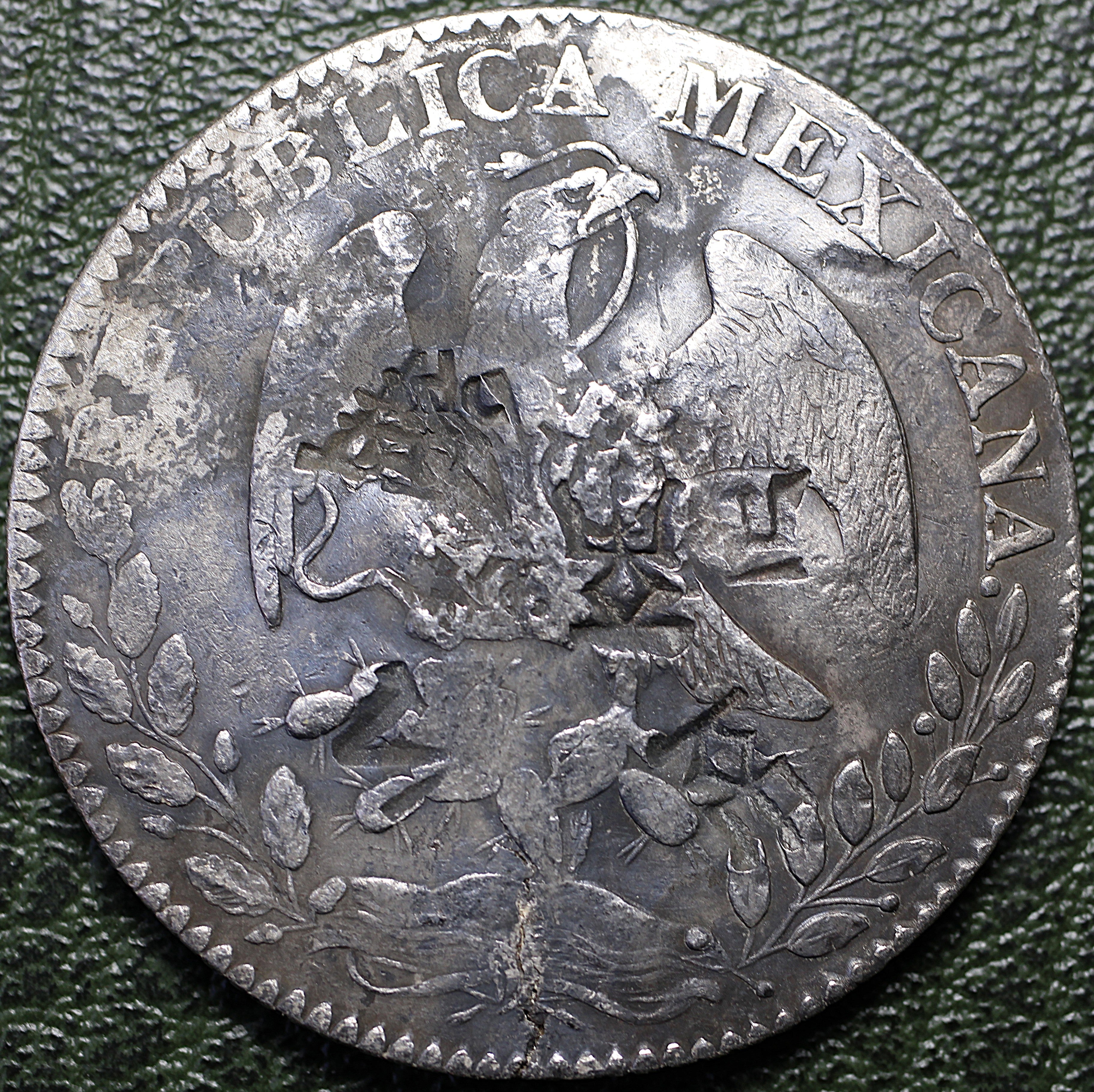 República Mexicana 8 Reales 1868/7 P S - Resplandor - Sobrefecha 8/7 - Con Resellos Chinos (Chopmarks) - Plata
